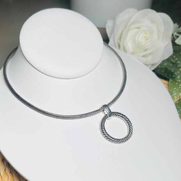 Vintage Talbots Silver Tone Twisted Pattern Wire Choker Necklace Circle Pendant - Picture 5 of 11